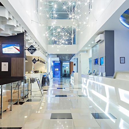 Berry Biz Hotel Семіньяк Екстер'єр фото