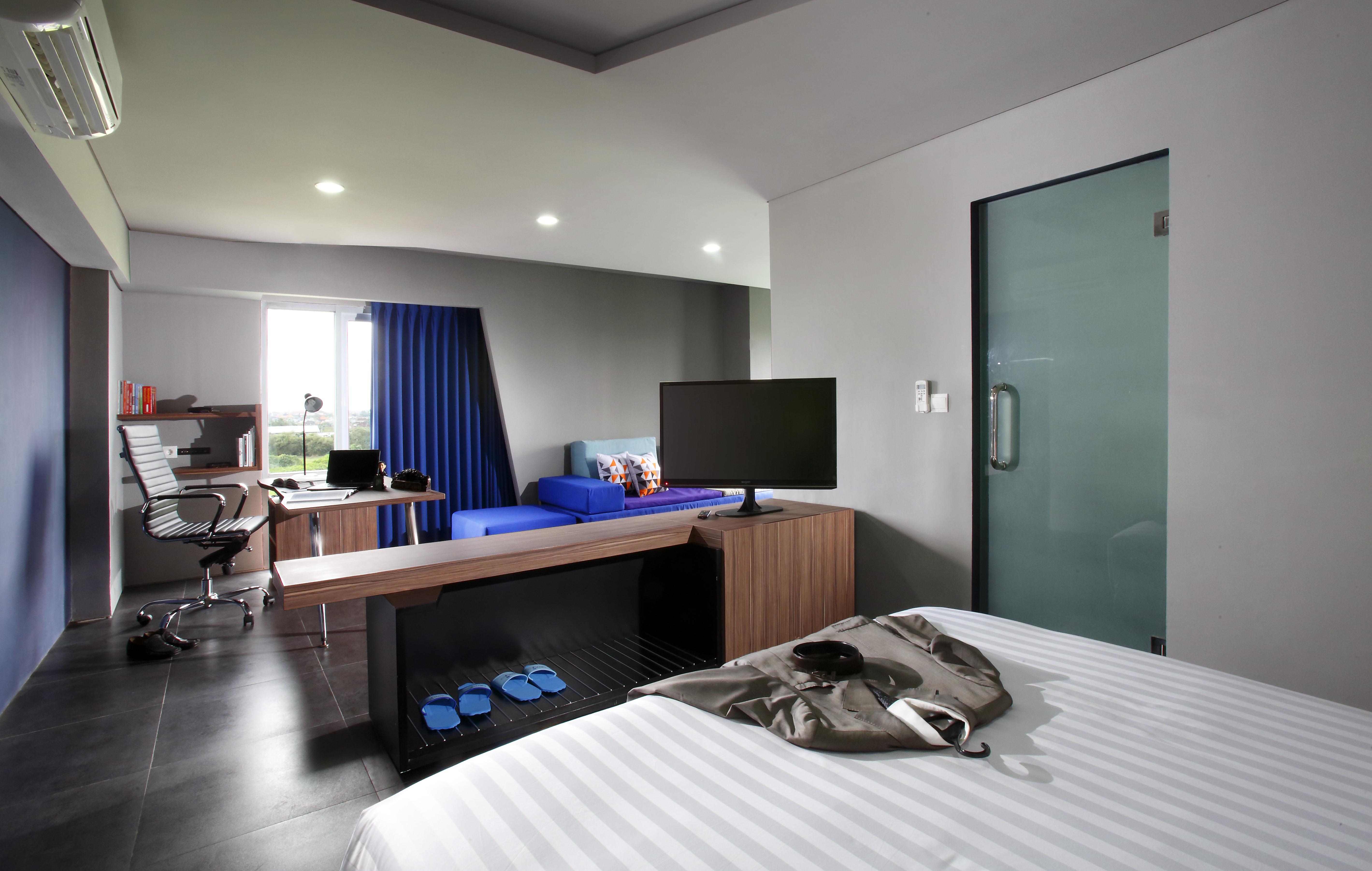 Berry Biz Hotel Семіньяк Екстер'єр фото