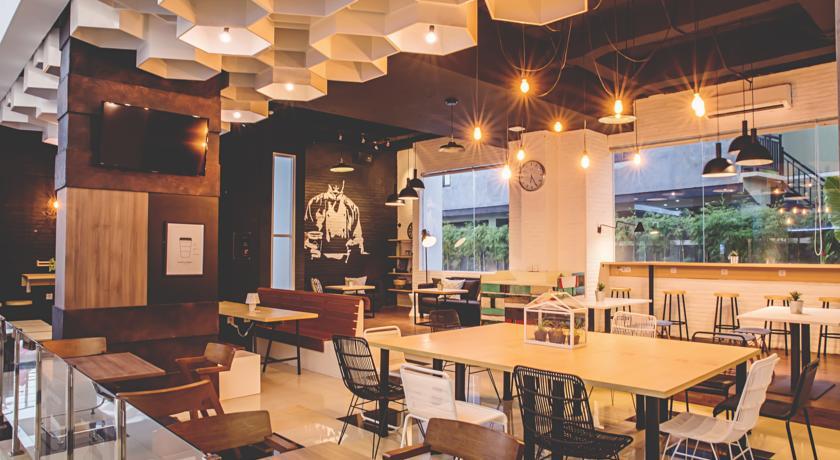 Berry Biz Hotel Семіньяк Екстер'єр фото