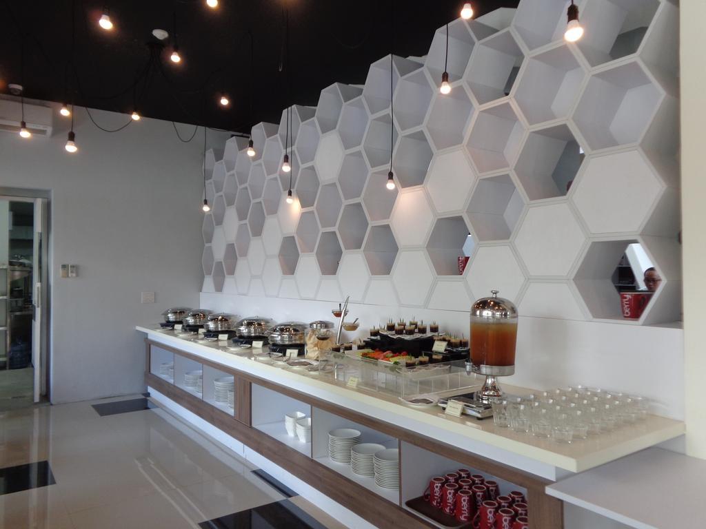 Berry Biz Hotel Семіньяк Екстер'єр фото