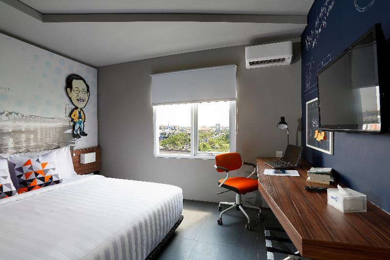Berry Biz Hotel Семіньяк Екстер'єр фото